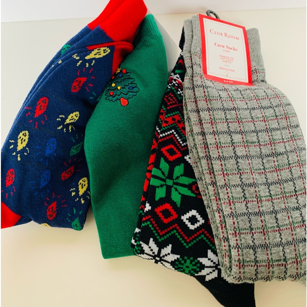 NWT Christmas Socks 4 Pairs